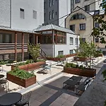 Urban Yard Hotel